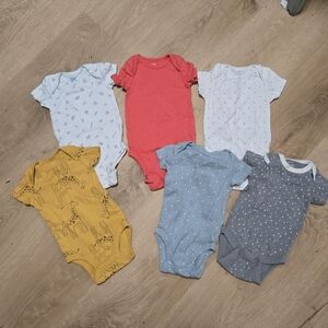 Carters Baby Girl Bundle Of Six Short Sleeve Bodysuits Size 0-3M